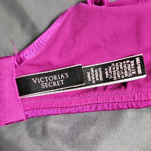 Victoria's Secret Vibrant Pink Bra - Picture 3 of 4